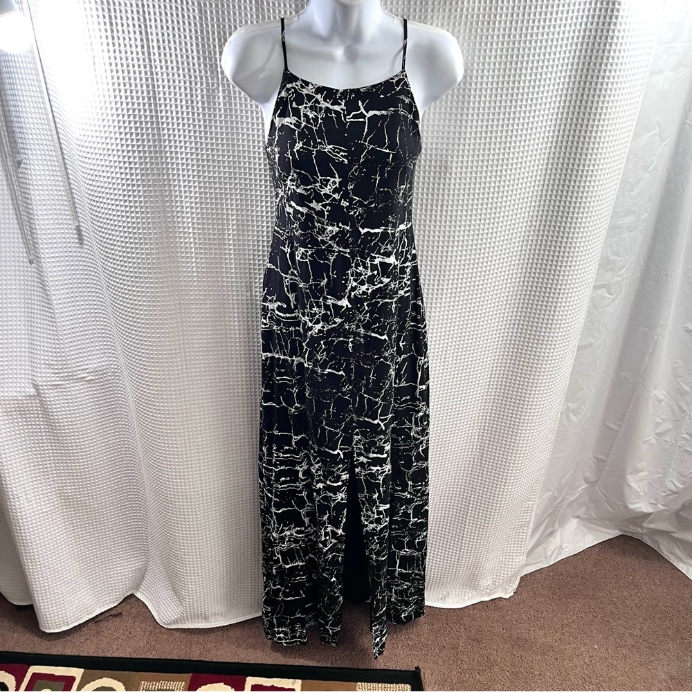 Betro Simone ladies Black and White Maxi Dress size small
